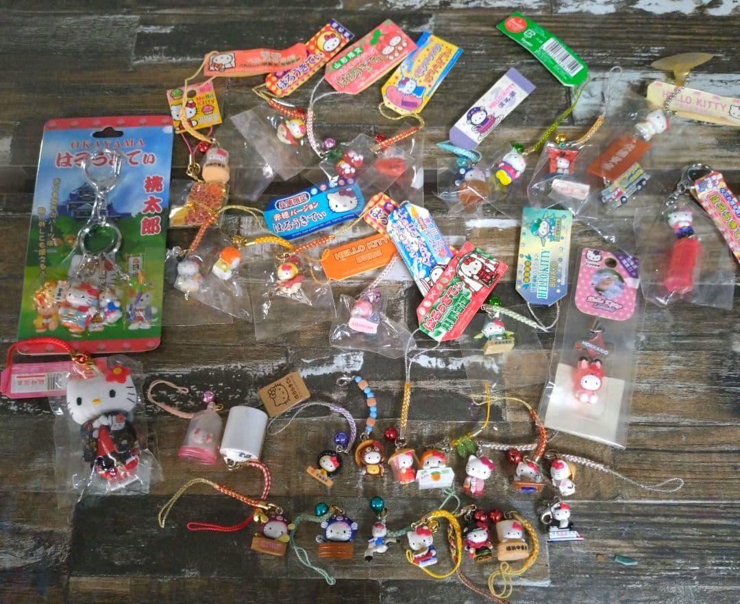 ご当地キティ 根付 ストラップ キーホルダー　まとめ売り サンリオ 　34点