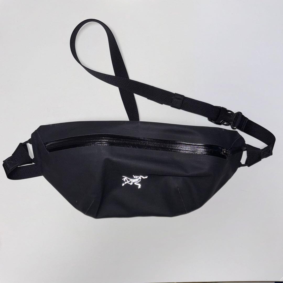 アークテリクス　グランビル　ボディバック