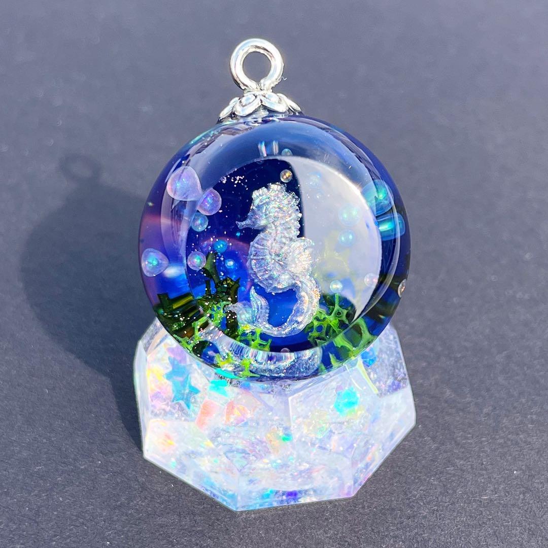 ハンドメイド】81.竜の落とし子・星の銀河・紫と緑・台座 - メルカリ