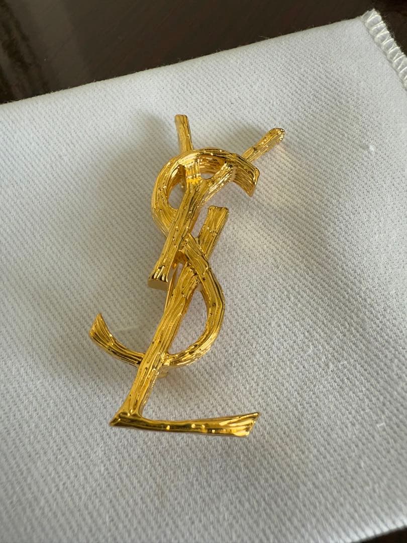 SAINT LAURENT YSLロゴブローチ ゴールド