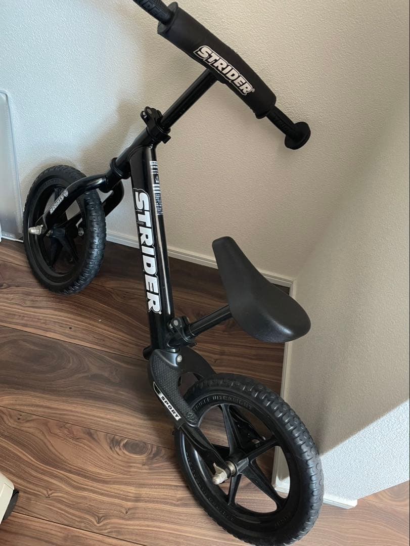 STRIDER バランスバイク ブラック 12インチ Amazon.co.jp: ストライダー スポーツモデル (STRIDER Sport) 12インチ