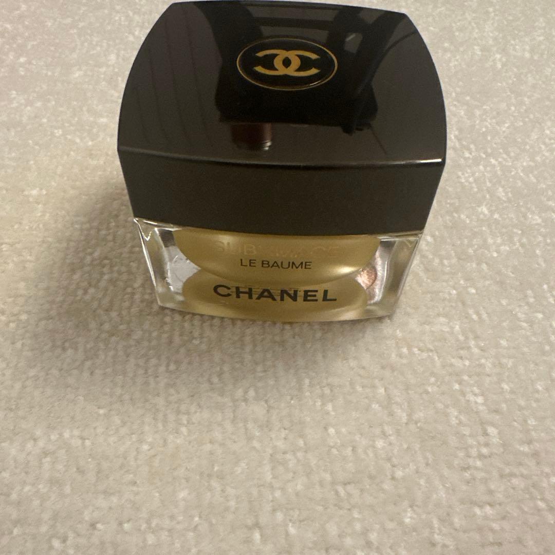シャネル　サブリマージュ ル ボーム プレミアム エモリエント クリーム サブリマージュ ル ボーム プレミアム エモリエント クリーム（肌に