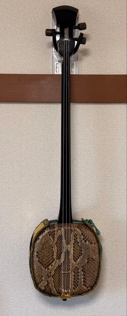 沖縄三線　蛇皮　本皮　スマートカラクイ 沖縄三線 蛇皮 本皮 スマートカラクイ 沖縄三線 蛇皮 本皮 スマート