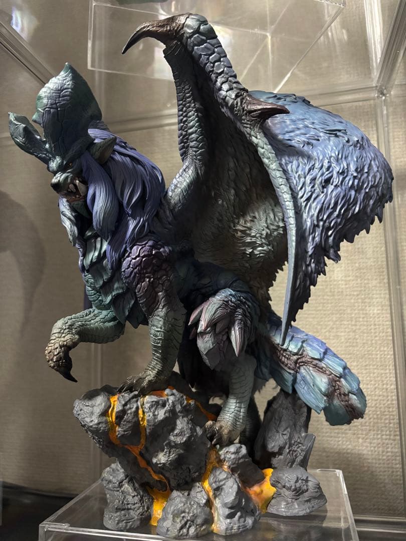 クリエイターズモデル 炎妃龍ナナ・テスカトリ　モンスターハンター フィギュア