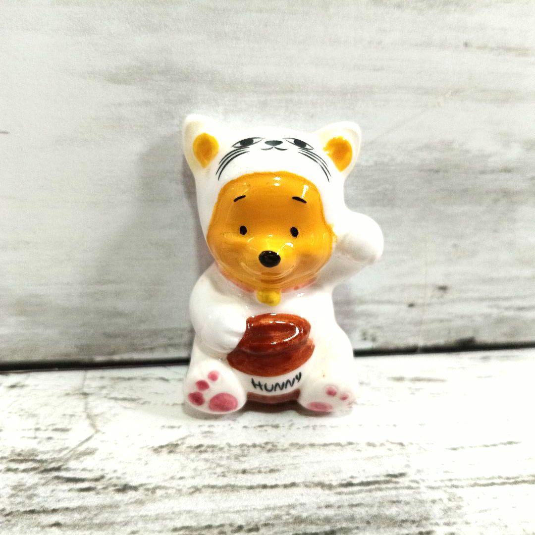 レア くまのプーさん 招き猫 置物 陶器 ディズニーストア - メルカリ