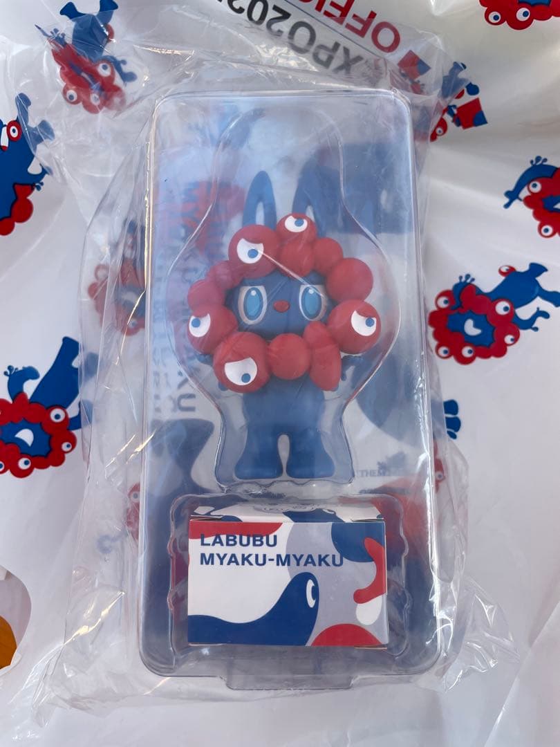 ラブブ・ミャクミャク　ストラップ付フィギュア 万博