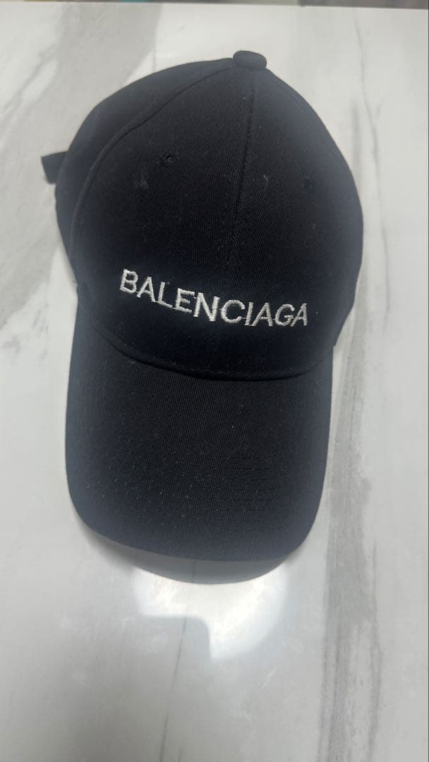 BALENCIAGA ブラックキャップ Mサイズ