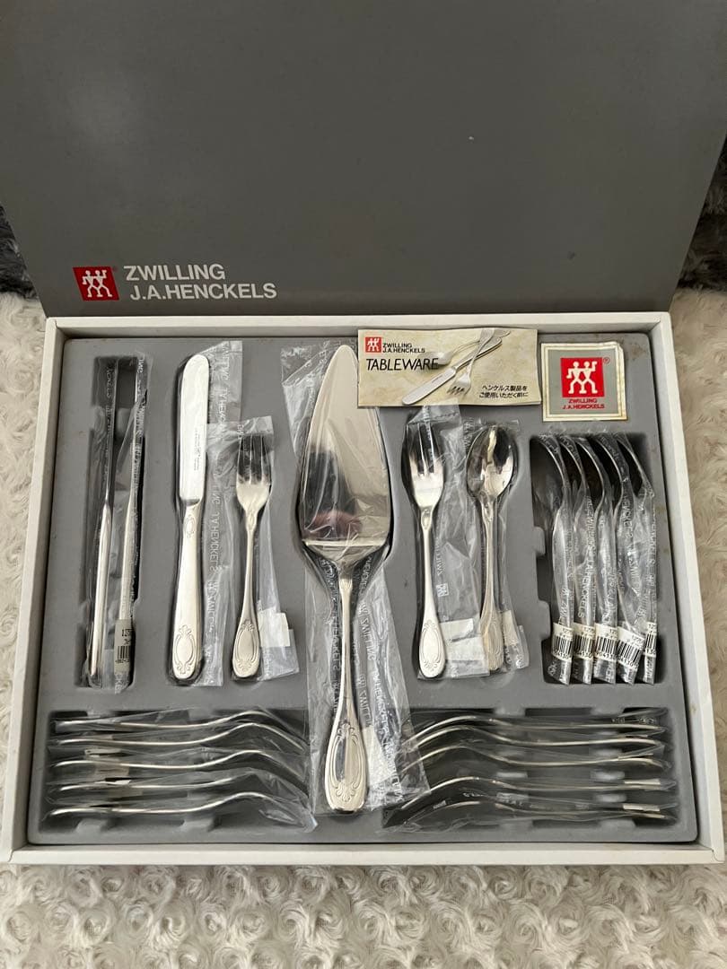 ツヴィリング ヘンケルス　カトラリーセット　ピロシュカ　デザートセット〈22本〉