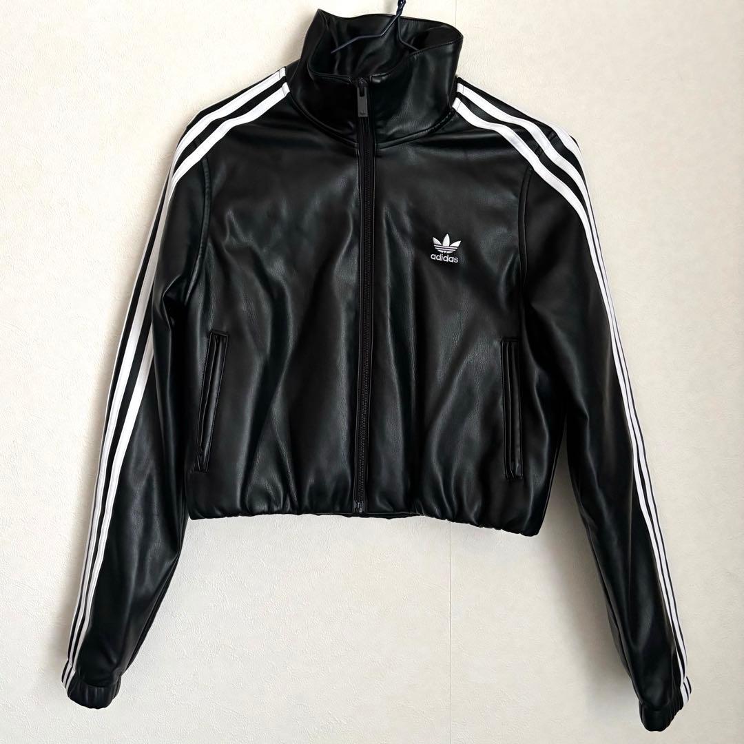 美品✨】アディダス adidas フェイクレザージャケット 短丈 M - メルカリ