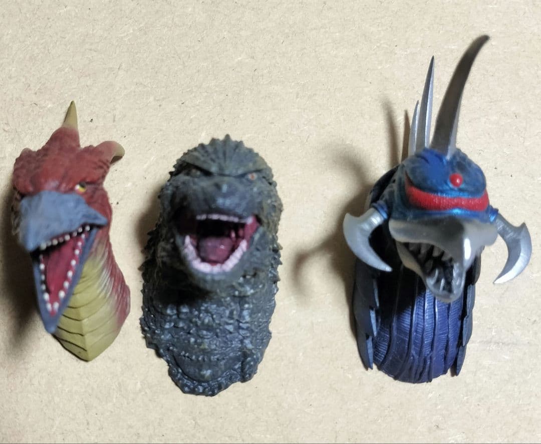 一番くじ ゴジラ モンスターヘッドマグネット 7種 - メルカリ