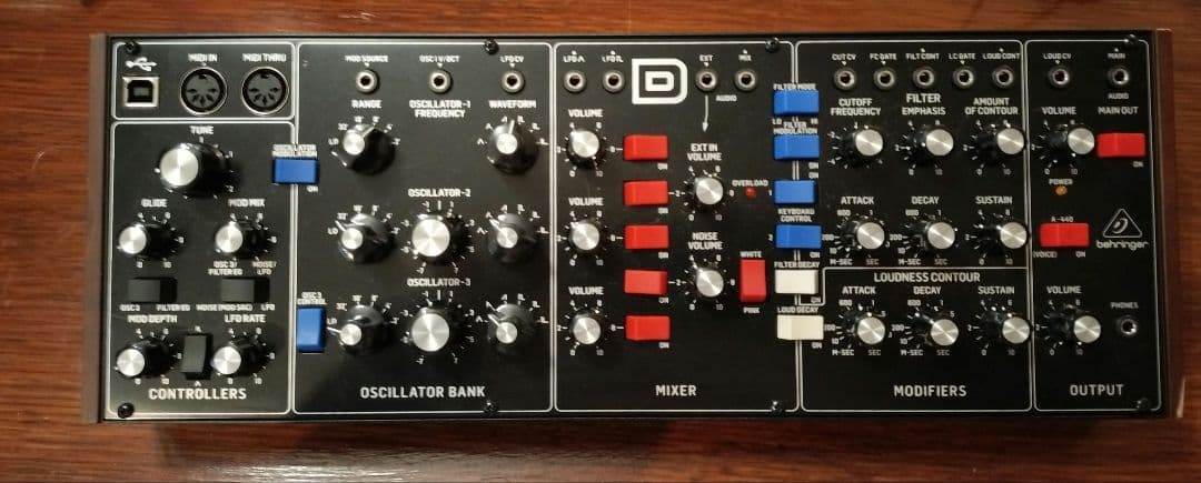 鍵盤楽器 behringer MODEL D