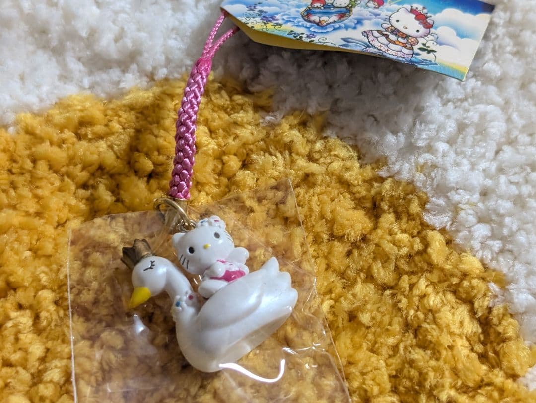 【限定非売品】ハローキティ 白鳥 ストラップ 2026年最新】白鳥キティの人気アイテム - メルカリ