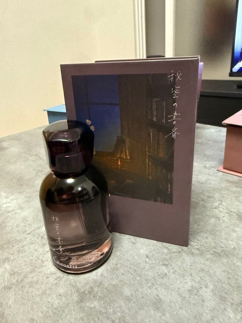 リブロアリア　秘密の書斎　香水 ユニセックス