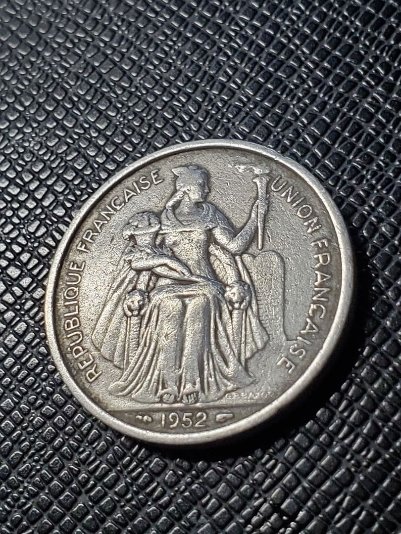 1767. 1952年 フランス オセアニア諸島 5フラン 硬貨 - メルカリ