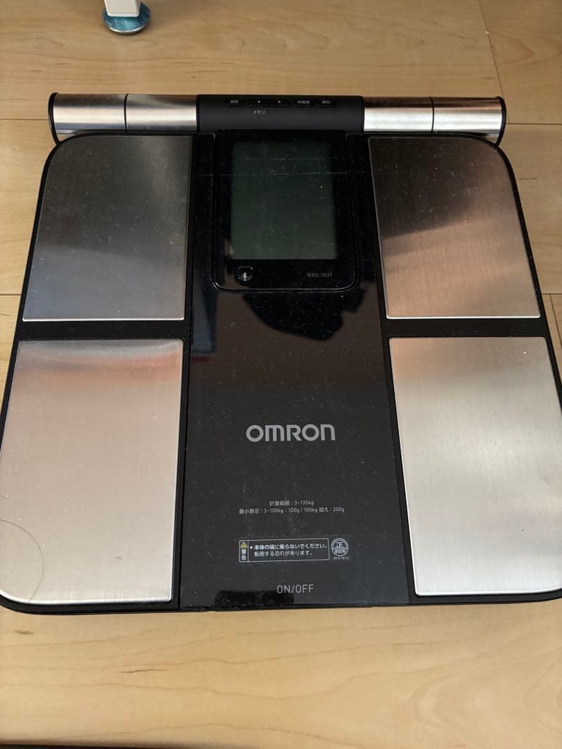 OMRON 体脂肪計・体組成計　KRD-703T