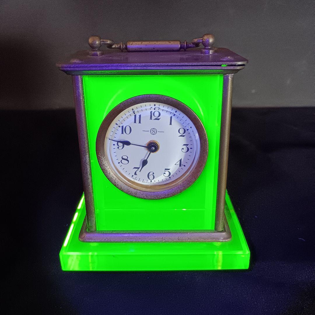 ウランガラス　置時計　ゼンマイ式 　動作確認済み　レトロ　時計