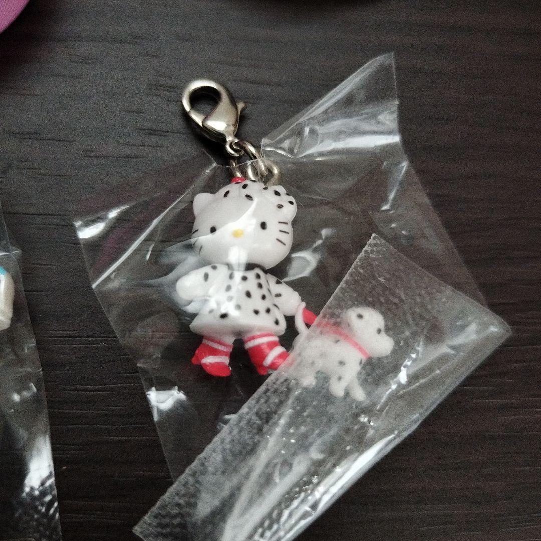 た*ぽ様 ハローキティ 世界 子犬のお散歩 トランク缶 マスコット 平成