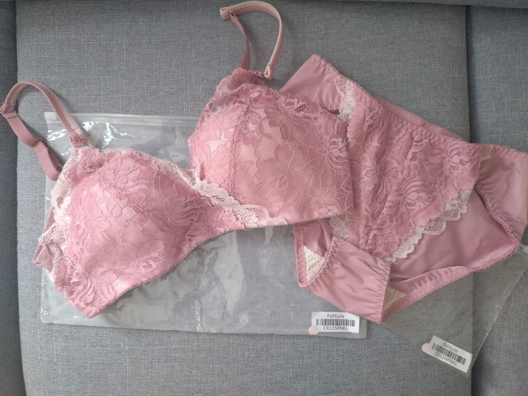 【新品未使用】Feliture極ふわブラジャーショーツセット Lサイズ3点セット