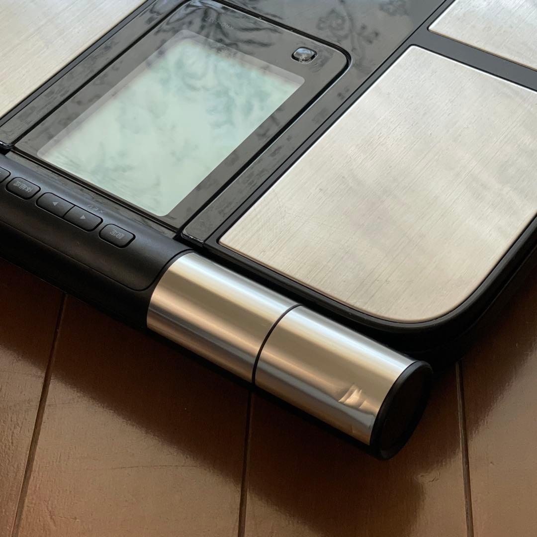 OMRON KaradaScan 703T 体重計 - メルカリ