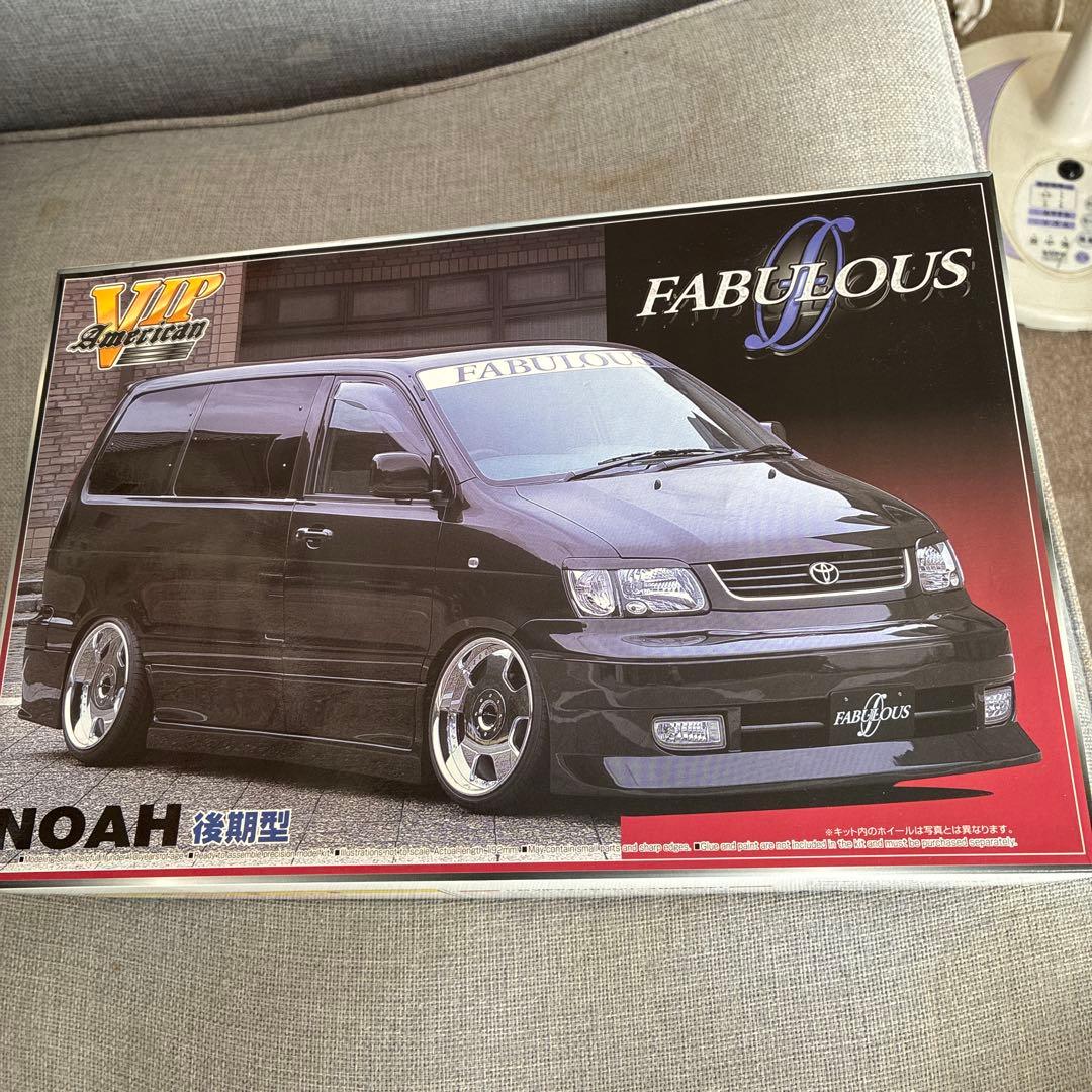 青島FABULOUS トヨタ ノア VIPスタイル 1/24 激レア