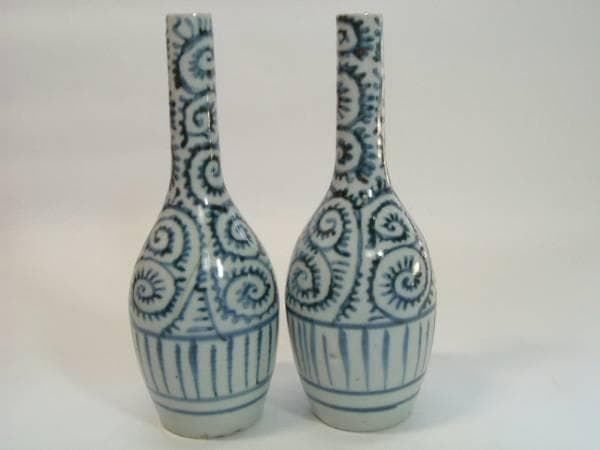 徳利■古伊万里染付蛸唐草紋とっくり 酒器 2本 花瓶 骨董 時代物(江戸後期)■ 徳利□古伊万里染付蛸唐草紋とっくり 酒器 2本 花瓶 骨董