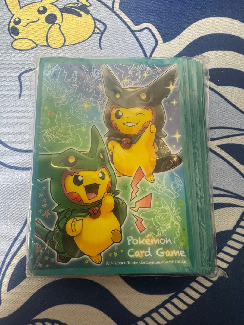 ポンチョを着たピカチュウ　レックウザ　デッキシールド　スリーブ　未開封