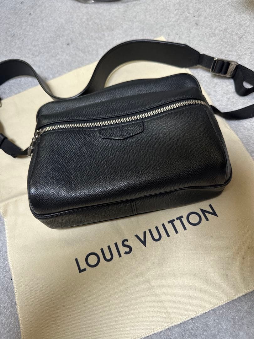 LOUIS VUITTON タイガアウトドアメッセンジャーPM ショルダーバッグ