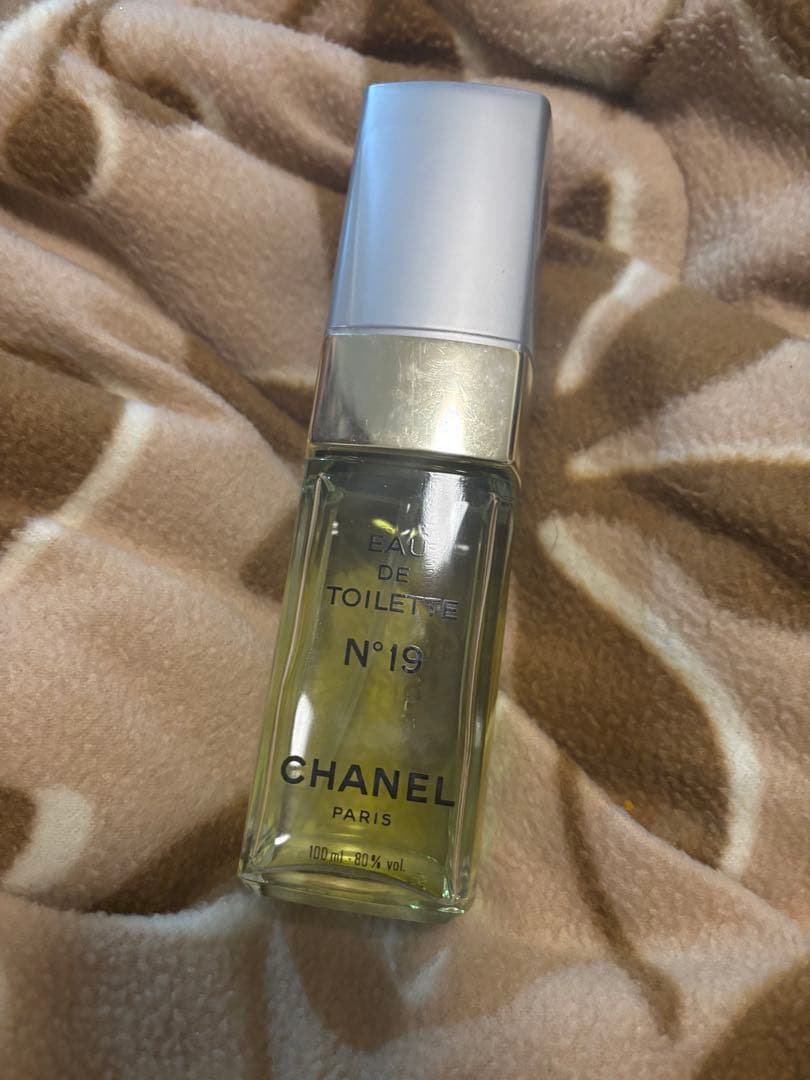 CHANEL N°19 オードトワレ 50ml