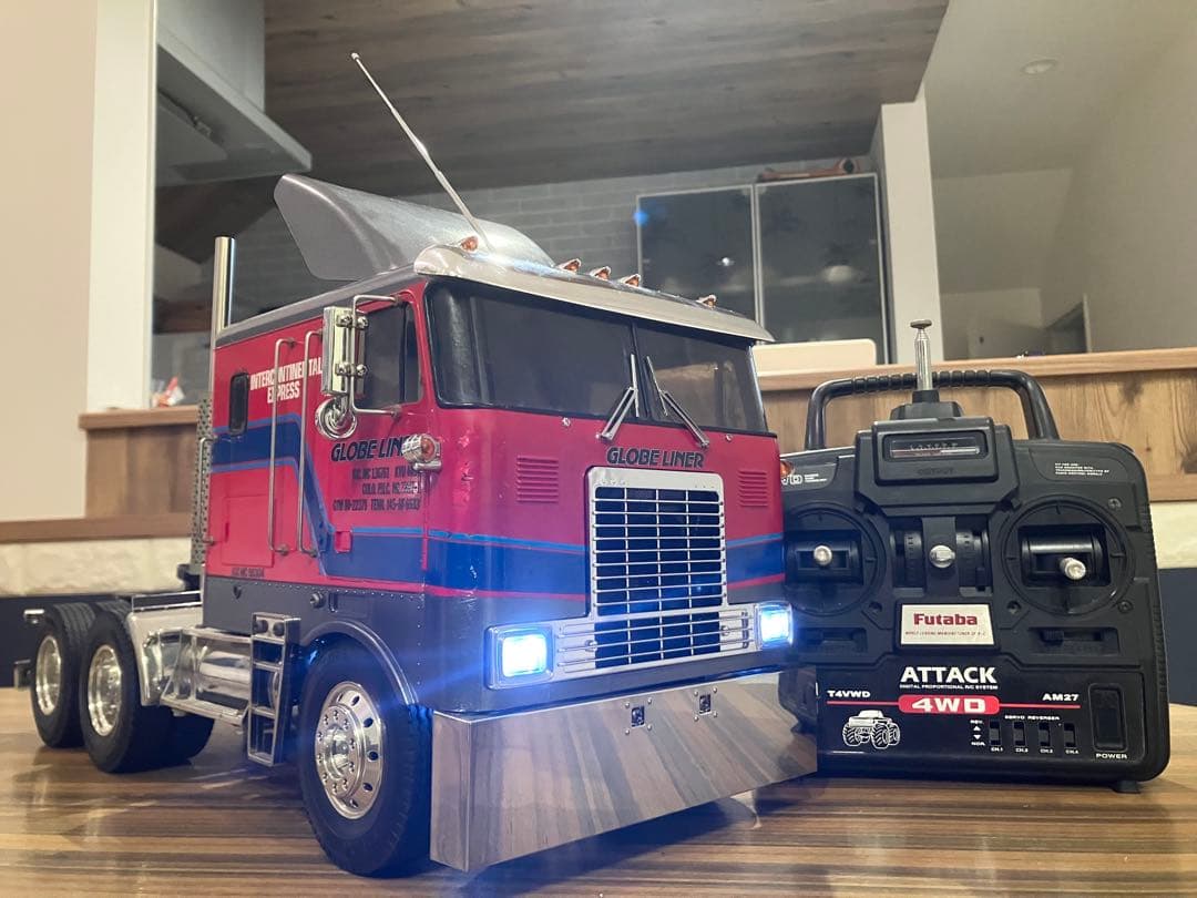 タミヤ 1/14 グローブライナー ライトユニット付き