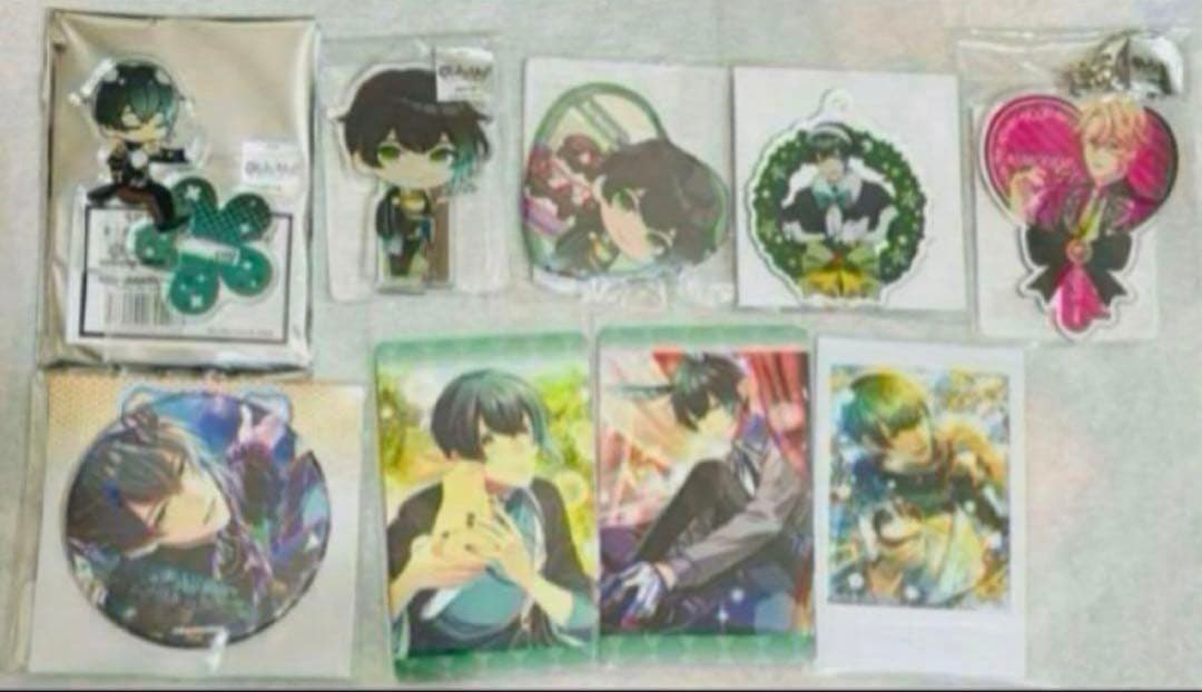 おべいみー　VIPカード2種　チェキ　アクスタ2個　ホロ缶バッジ　ハート缶　他