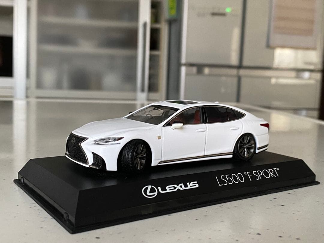 Lexus LS500 F SPORT ホワイトミニカー オリジナルカスタム
