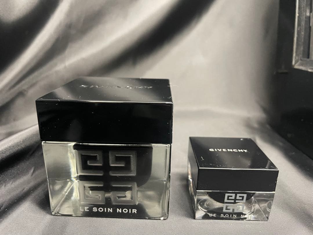 Givenchy Le Soin Noir 50ml・5ml