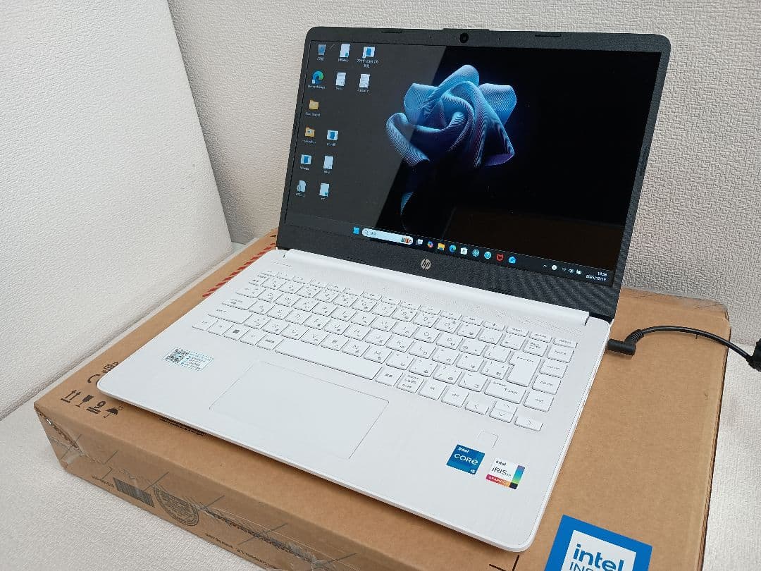 HP Laptop 14s-dq5089TU ホワイト 本体 ACアダプター付き