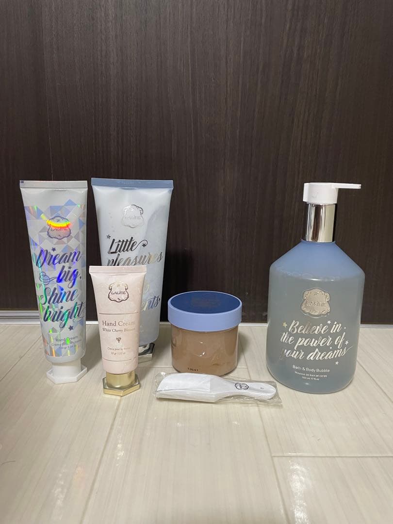 ボディローション Laline