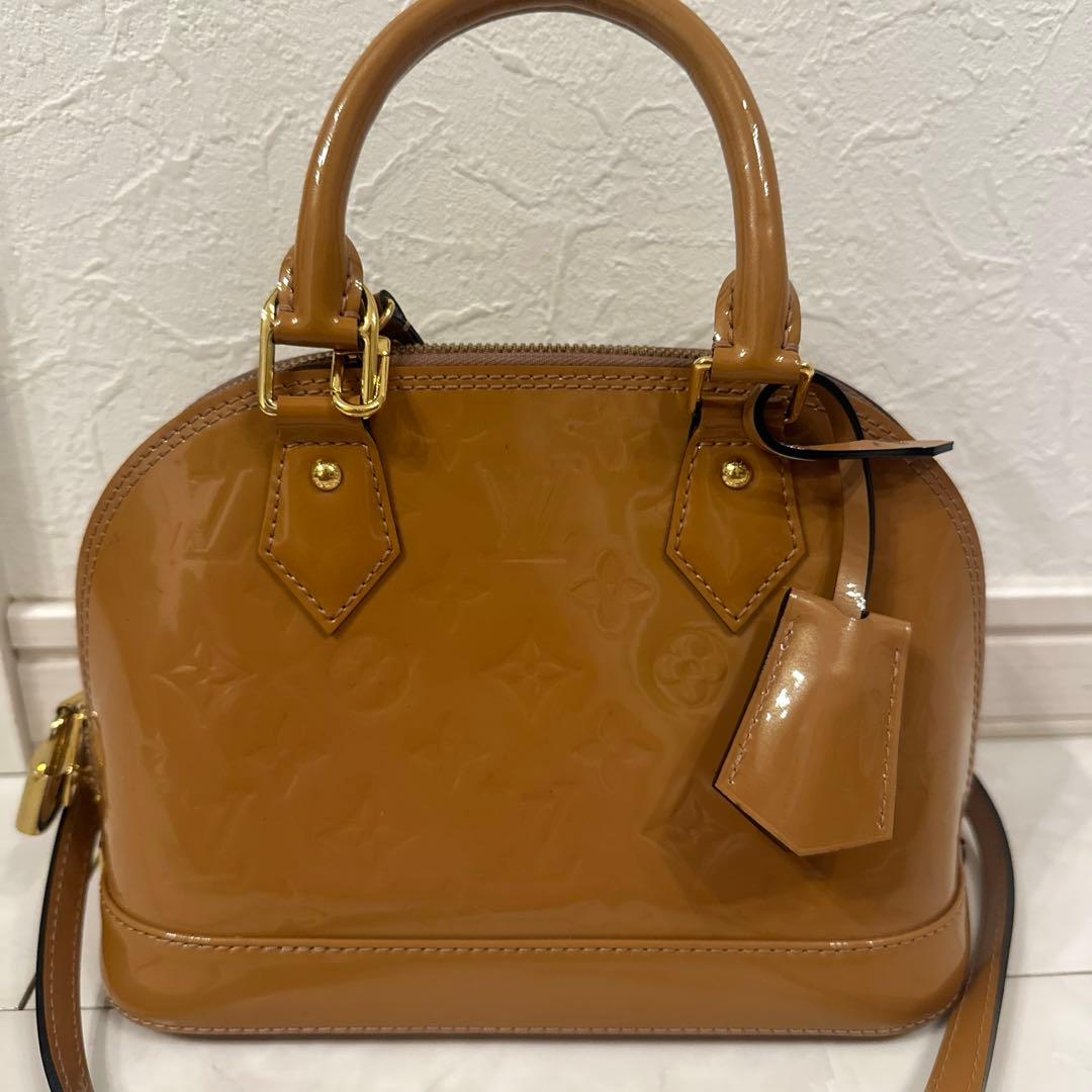 ルイ・ヴィトン ベージュ ヴェルニ　ハンドバッグ　ショルダー付