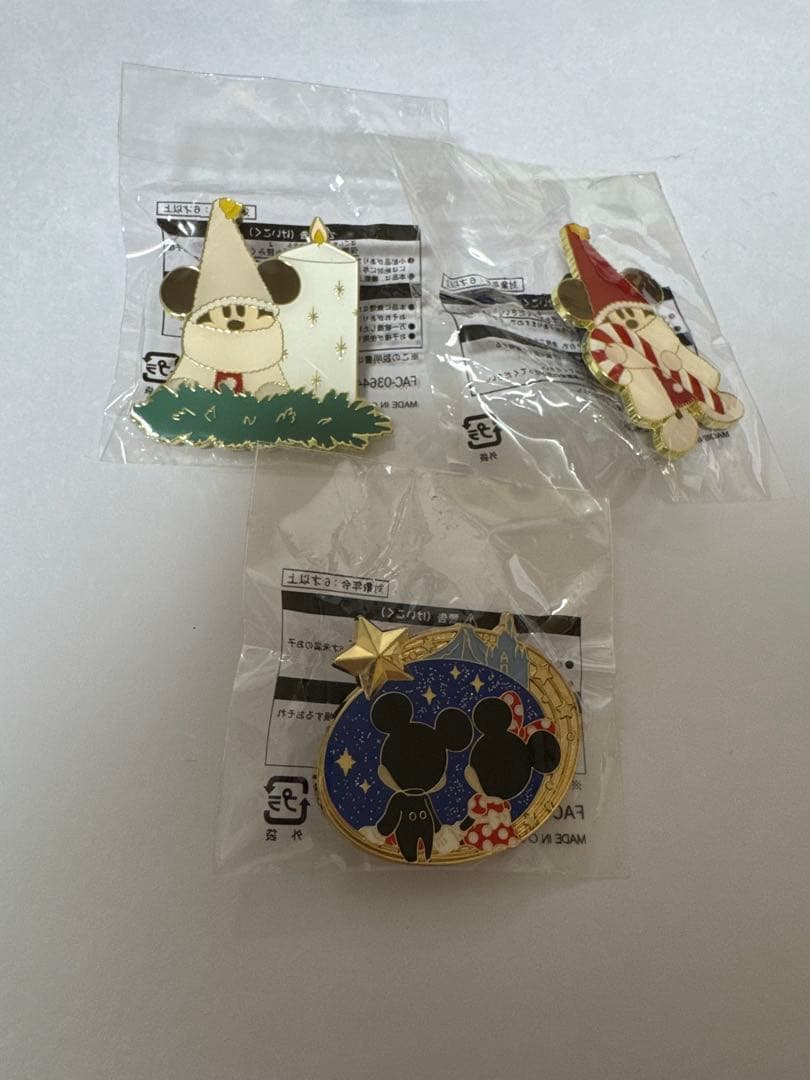 ディズニーリゾート ピンバッジ 3点セット - メルカリ