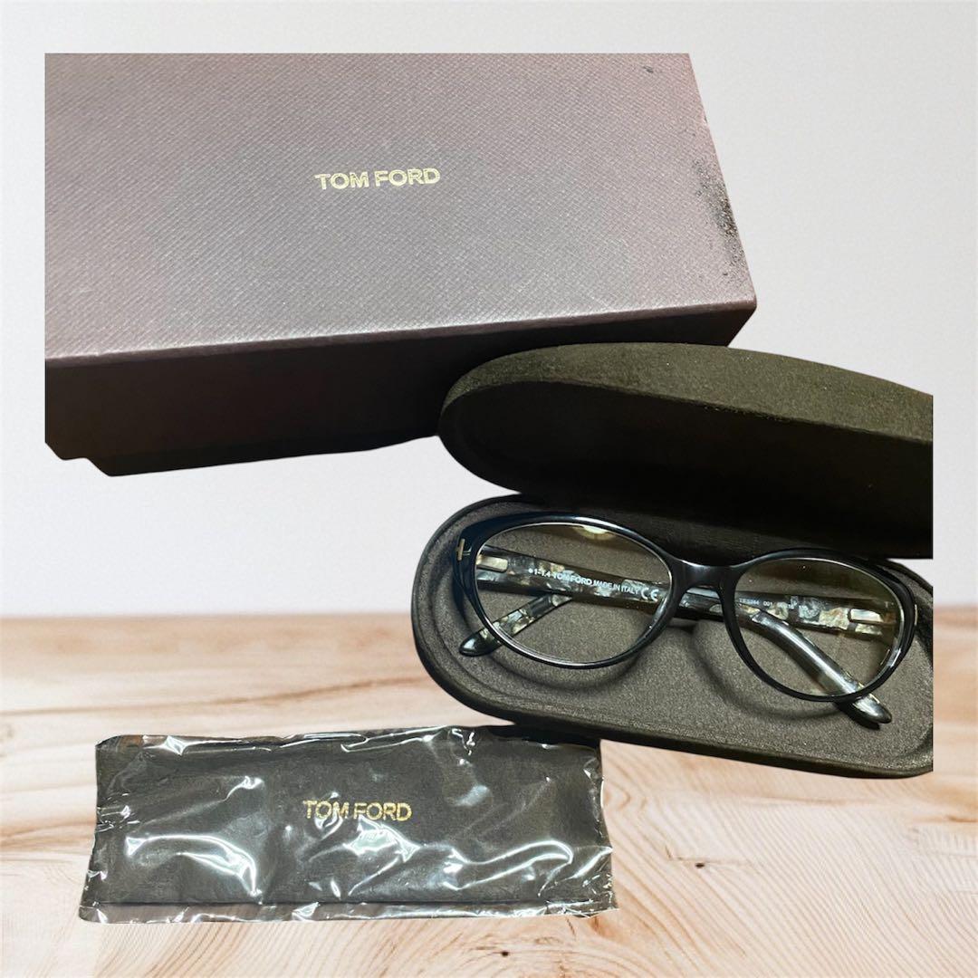 未使用 TOM FORDトムフォードTF5244 メガネ サングラス TOM FORD（トムフォード） サングラス TOM FORD FT1042-D/S 01V 52