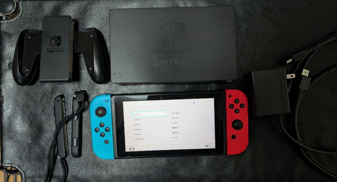 ゆ*り様 Nintendo Switch 青/赤 本体 充電器付き その他付属品 Nintendo Switch 『新品』Nintendo HAD-S-KABAH [ネオンブルー・ネオン