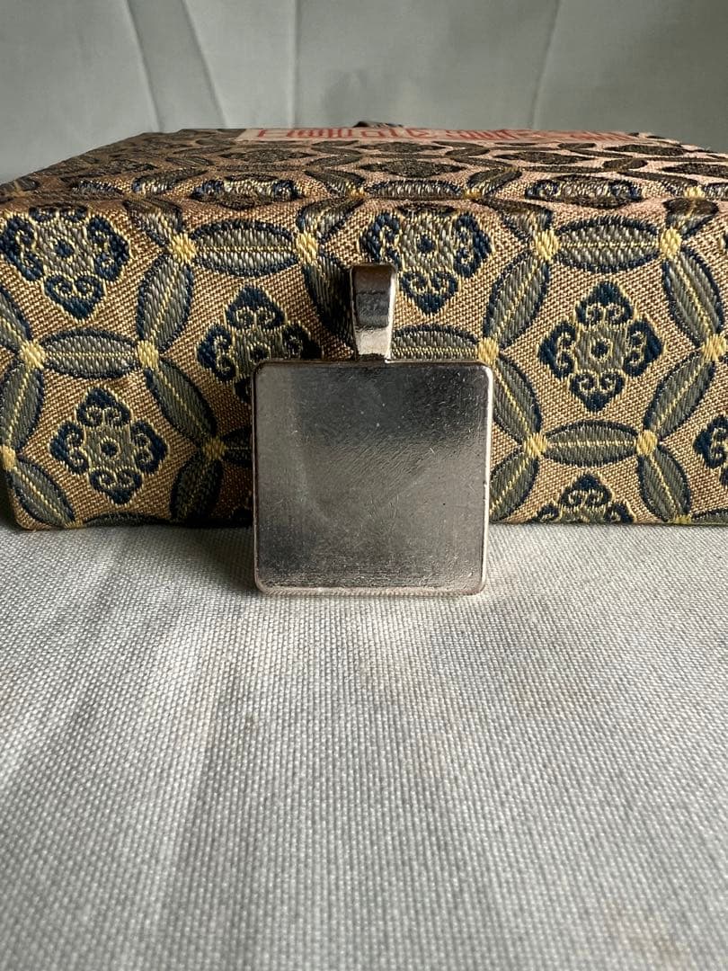 文創 古陶片リメイク 十二支ペンダント〈午・ウマ〉 - メルカリ