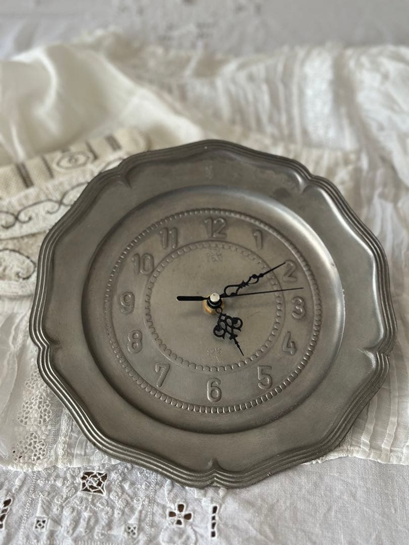 アンティーク　ピューター　花リム　壁掛け時計