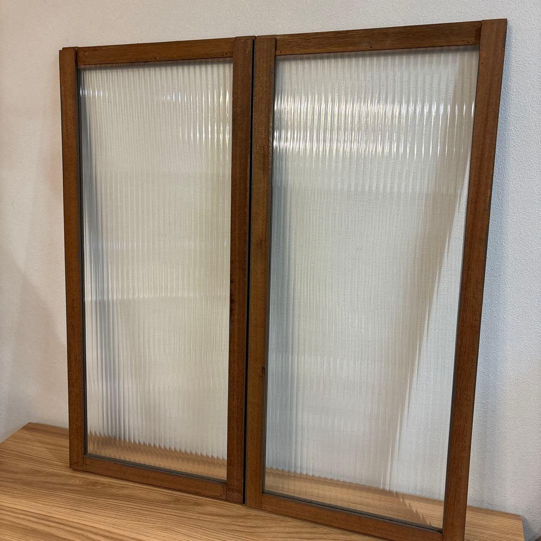 昭和レトロ 建具 木製枠 引き戸 モールガラス 古道具 2枚組 - メルカリ