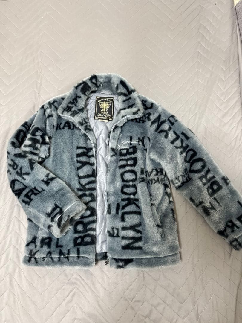 Karl Kani 総柄 ロゴ刺繍 ファーコート ボア L シルバーグレー