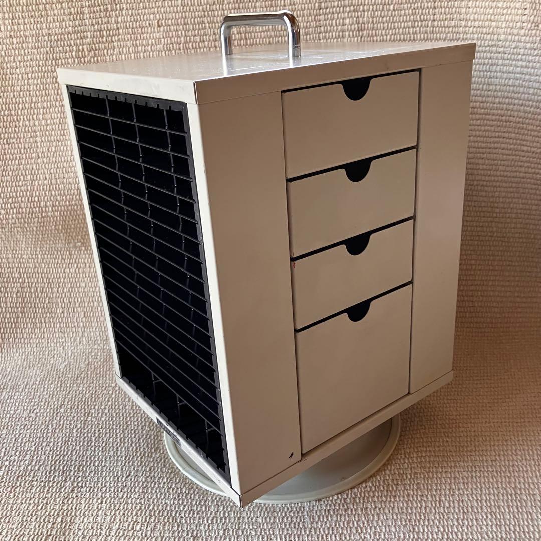 スチール製 耐火金庫 3段棚付き