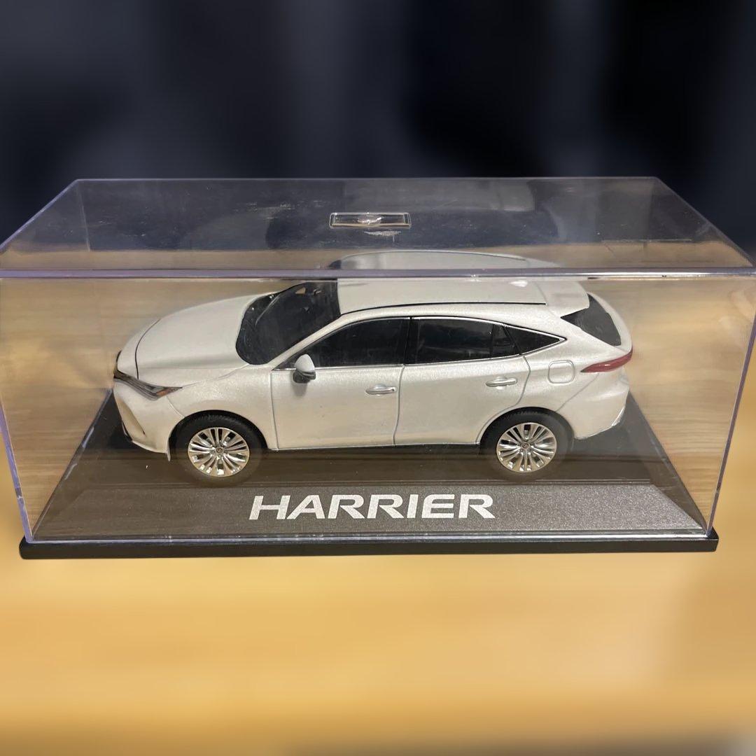 ☆トヨタ ハリアー80 ホワイトパールクリスタルシャイン カラー