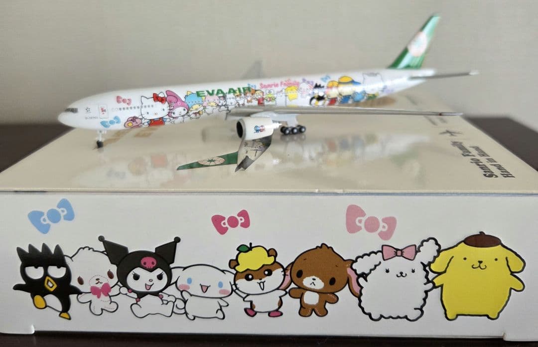 EVA AIR エバー航空 777-300ER ハローキティ Ph 1:500 - メルカリ