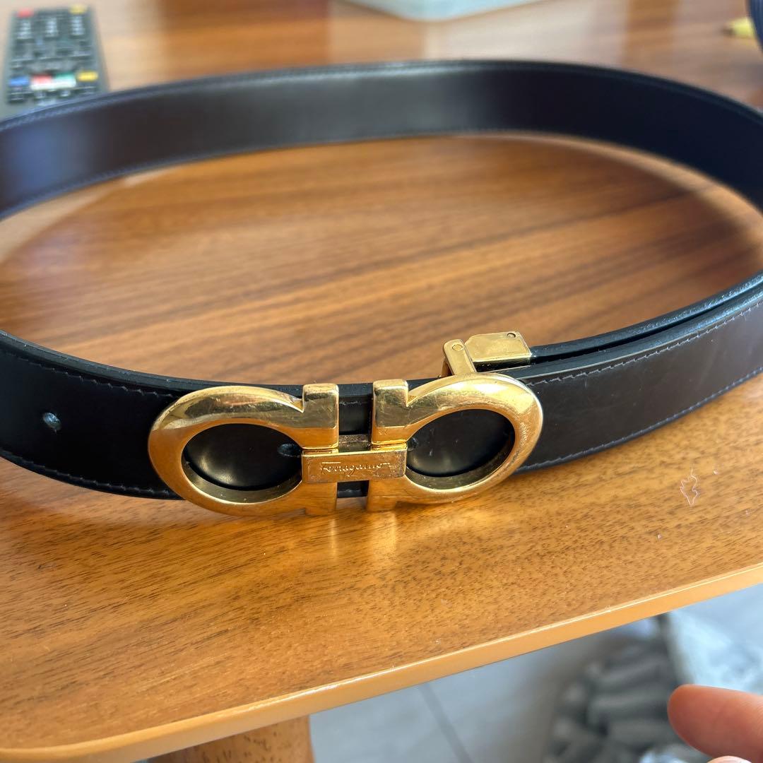 フェラガモ　ベルト　ゴールド