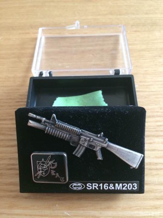 ➂SR16&M203 ナイツアーマメントカンパニー ピンバッチセット ➂SR16&M203 ナイツアーマメントカンパニー ピンバッチセット