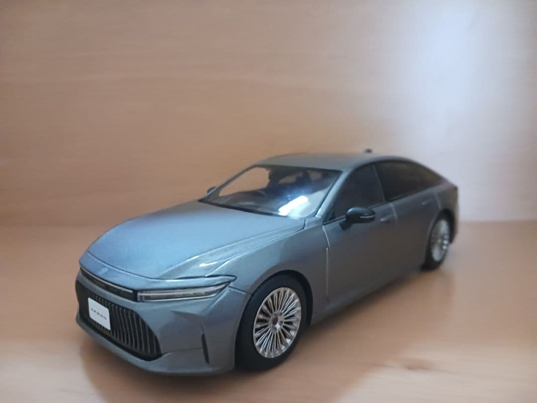G*y様 最終値下げ！非売品クラウンセダン 1/30カラーサンプルミニカー
