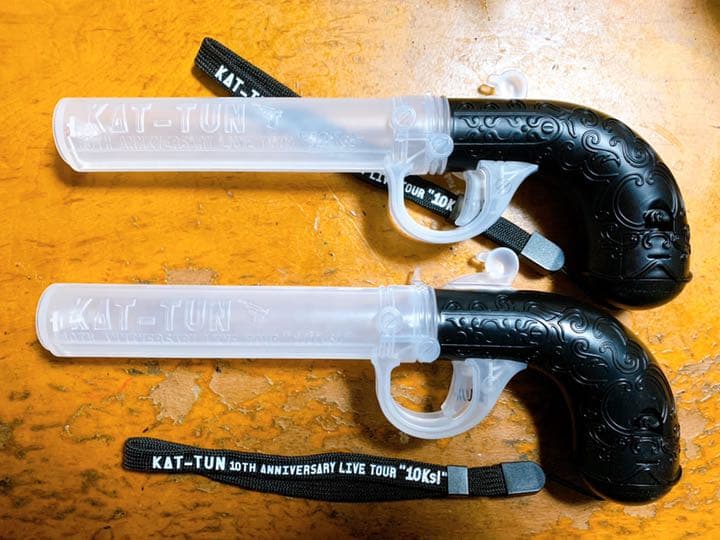 ペンライト(2本セット) KAT-TUN 10TH ANNIVERSARY Amazon.co.jp: KAT-TUN 10TH ANNIVERSARY LIVE TOUR “10Ks!” 会場限定
