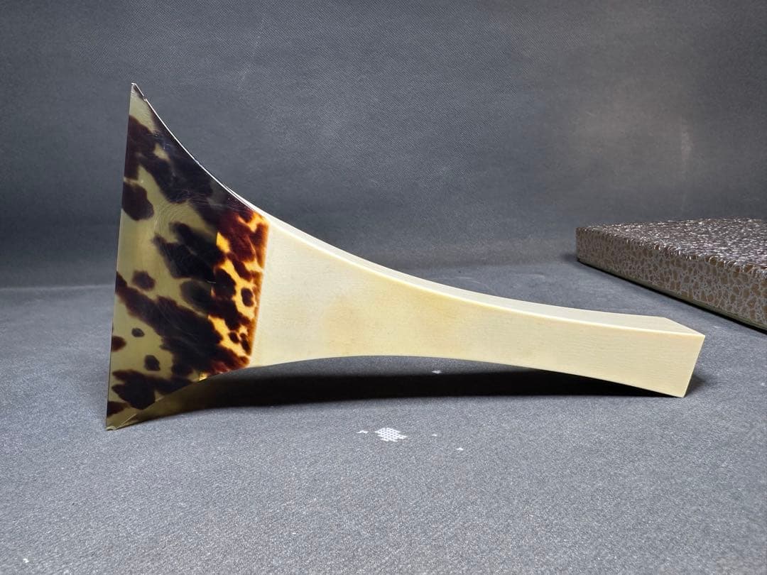 津軽三味線　鼈甲撥　撥　バチ　天然素材　和楽器　民謡　アンティーク　細密細工 極上 三味線 撥 バチ 天然素材 和楽器 民謡 アンティーク 細密細工